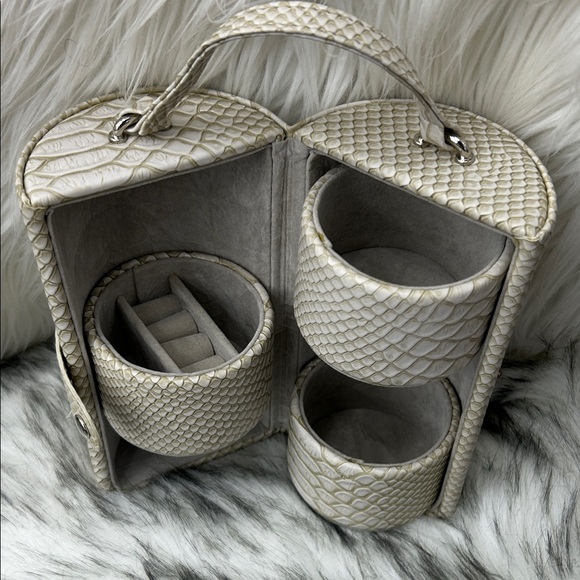 Cynthia Rowley New York Jewelry travel accessory storage organizer - Picture 3 of 6